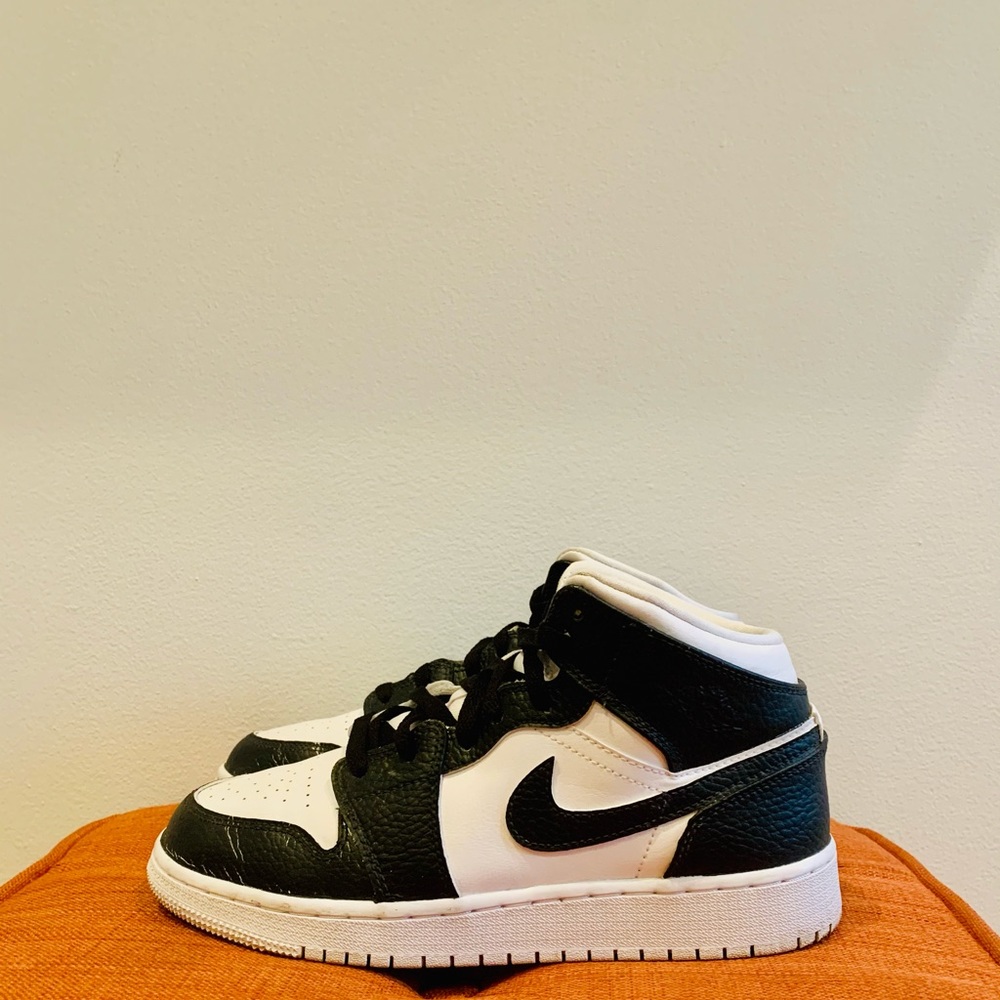 Custom Panda Jordan 1’s